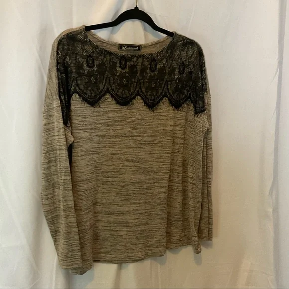 Loramendi Women’s Long Sleeve Heathered Oatmeal color with Black lace trim XL - Picture 2 of 16